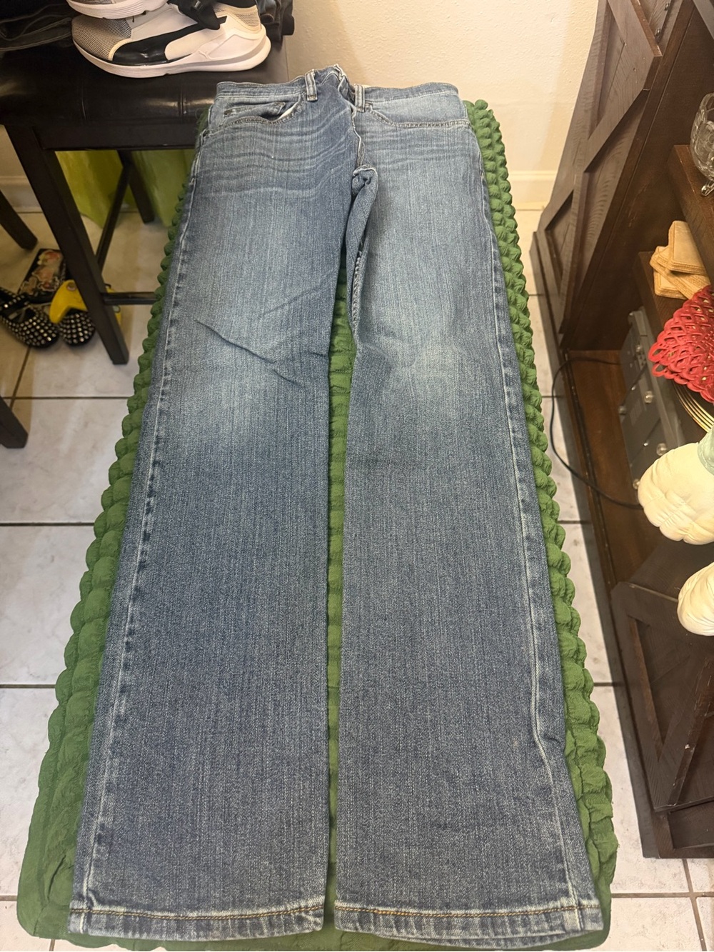 Wrangler Men's Straight Jeans in Medium Blue Wash